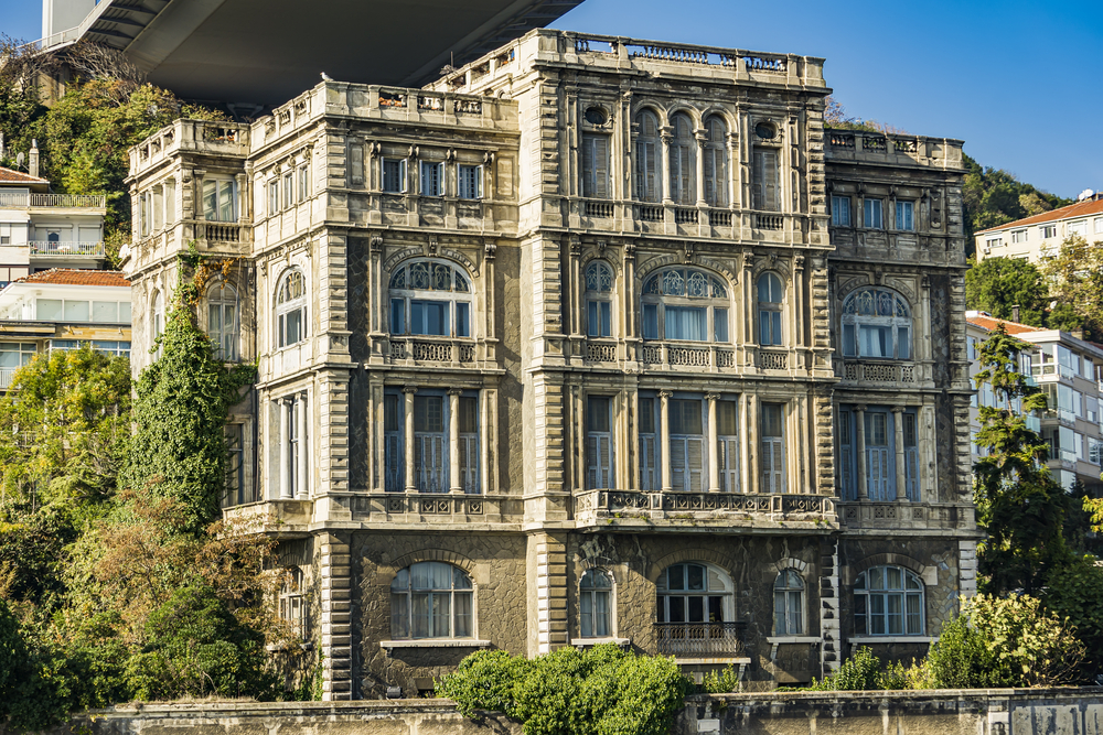 Why the Bosphorus Mansions in Istanbul Lead the Real Estate Market