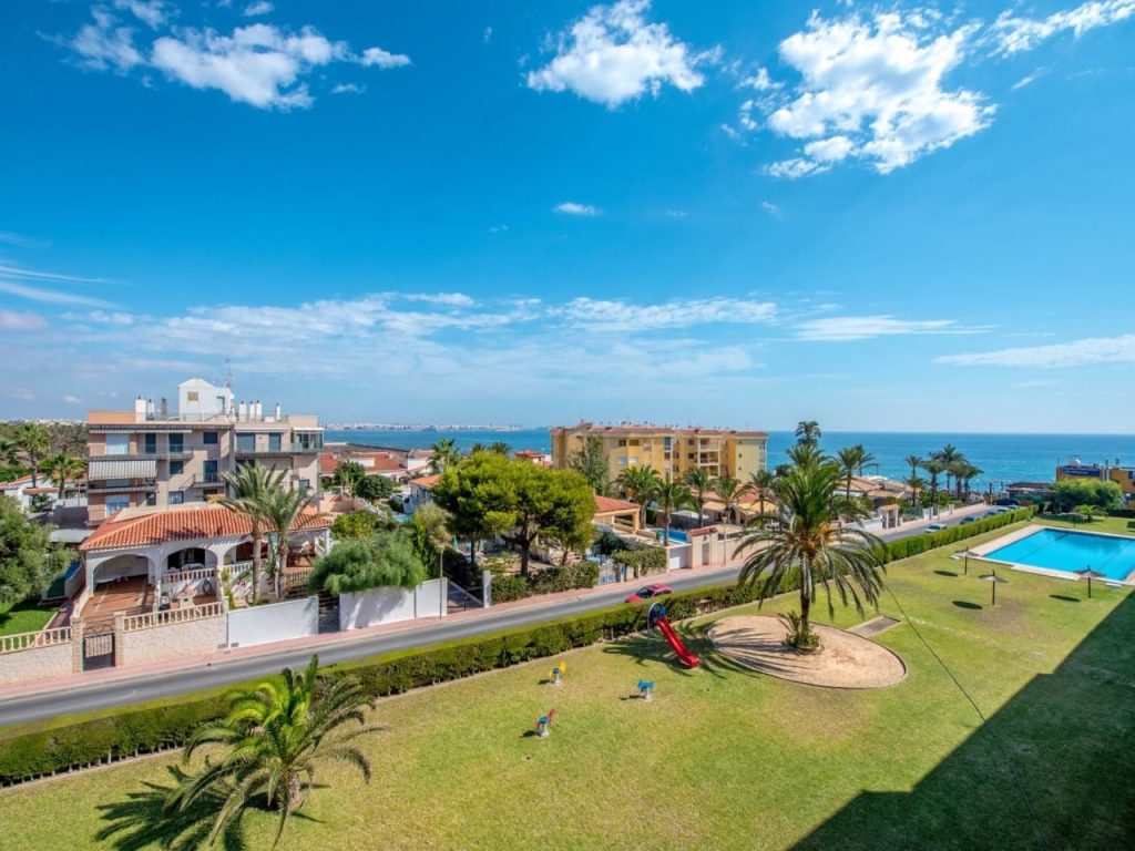 where to buy property in Alicante Spain
