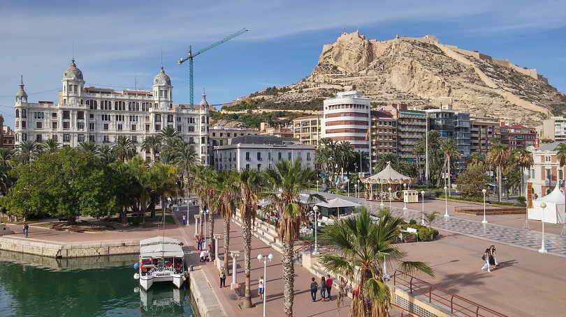 Why is Alicante in Spain Popular with Tourists and Expats