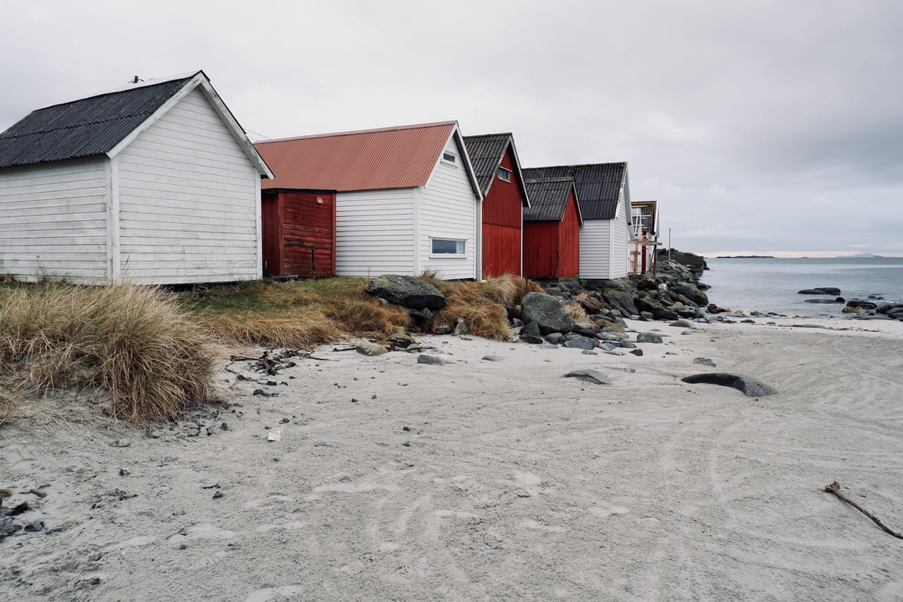 Beach Houses: Coastal Retreats & Oceanfront Homes