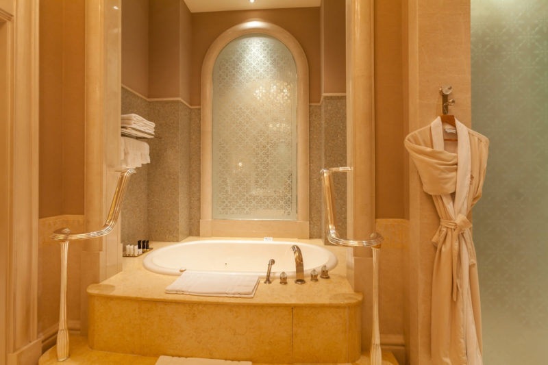 luxury jacuzzi bathtub at the fancy apartment 2022 11 14 05 21 17 utc(1)(2)
