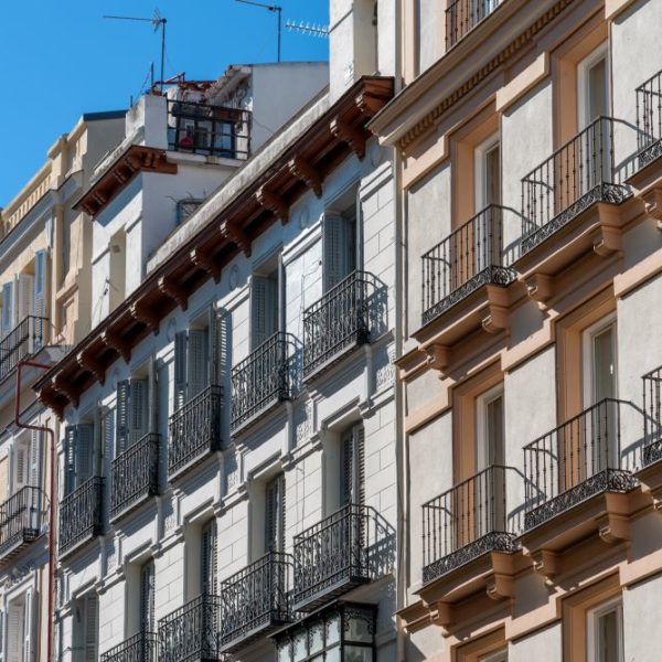 can a uk limited company buy a property in spain