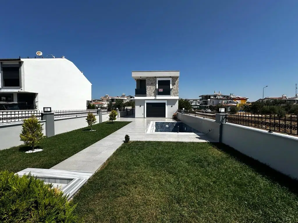 Stylish Villa Outside Altinkum