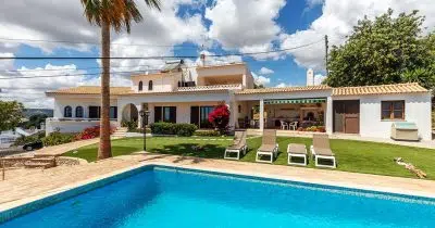 Villa With Cottage In The Centre Of Loulé