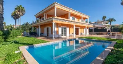 Four Bedroom Villa In Vale Formoso