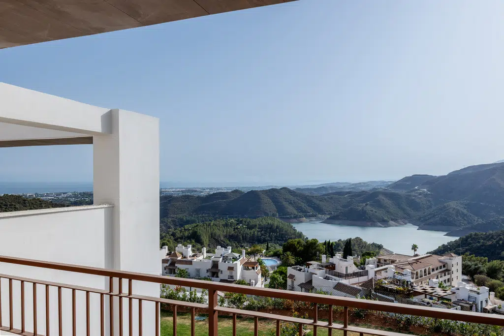 almazara views, istán properties