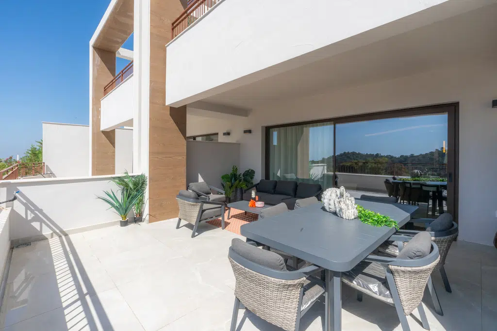 almazara views, istán townhouses